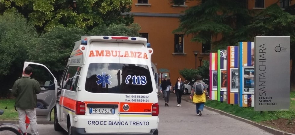 Si inseguono armati'' di sellino della bicicletta: furiosa lite in centro